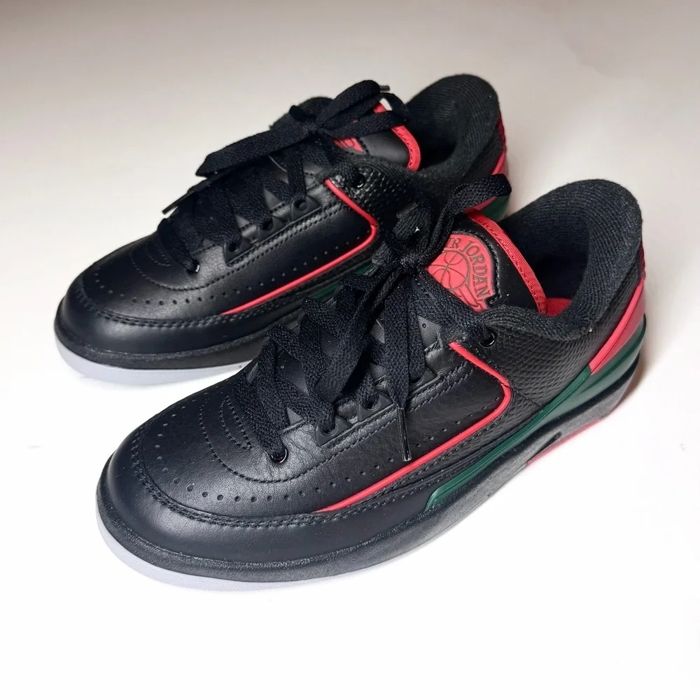 Nike Kids Air Jordan 2 Retro Low Christmas Black / Red Size- 4Y. FJ6869 006